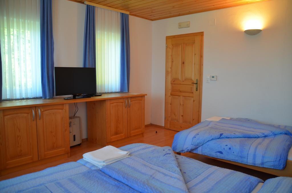 Apartmaji Srnca Cerkno Eksteriør bilde